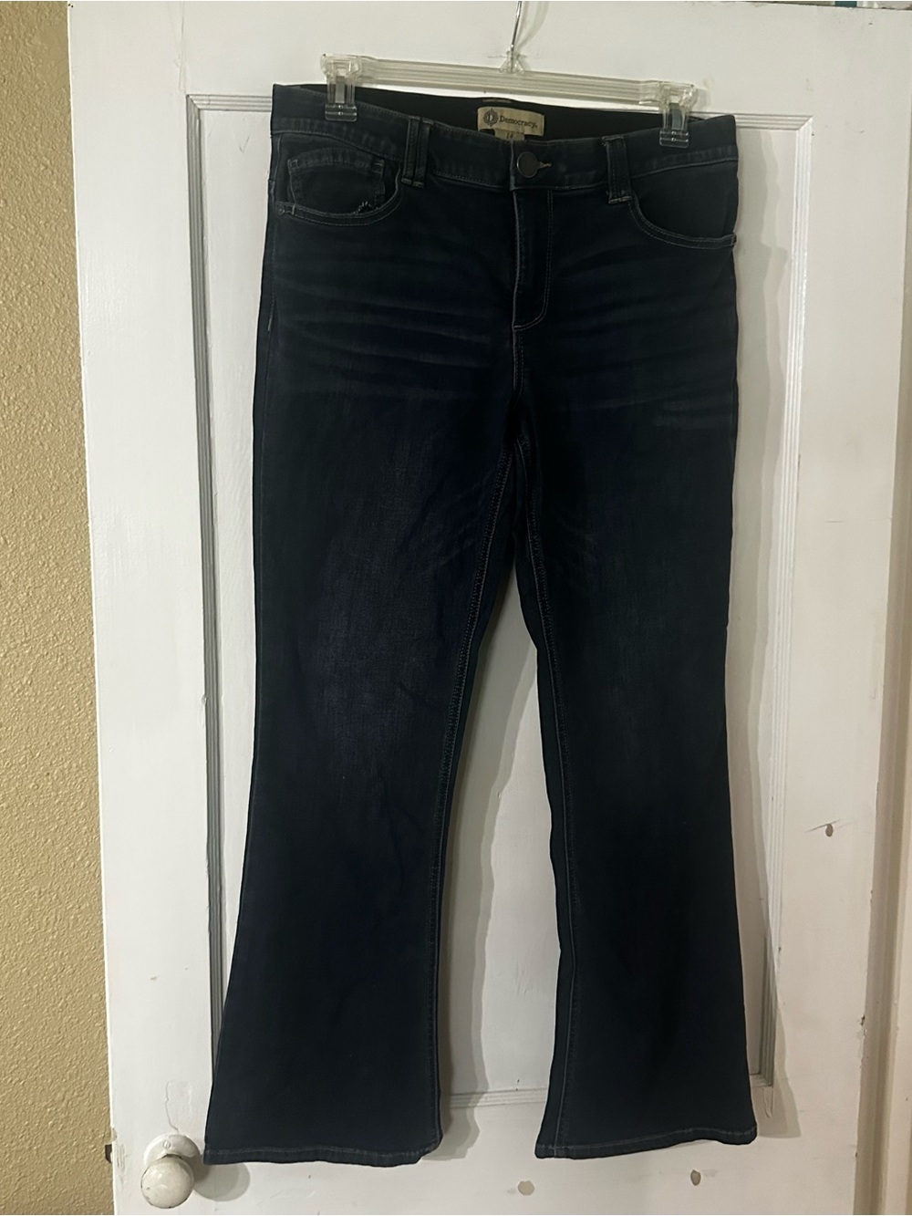 Democracy ab technology size 14